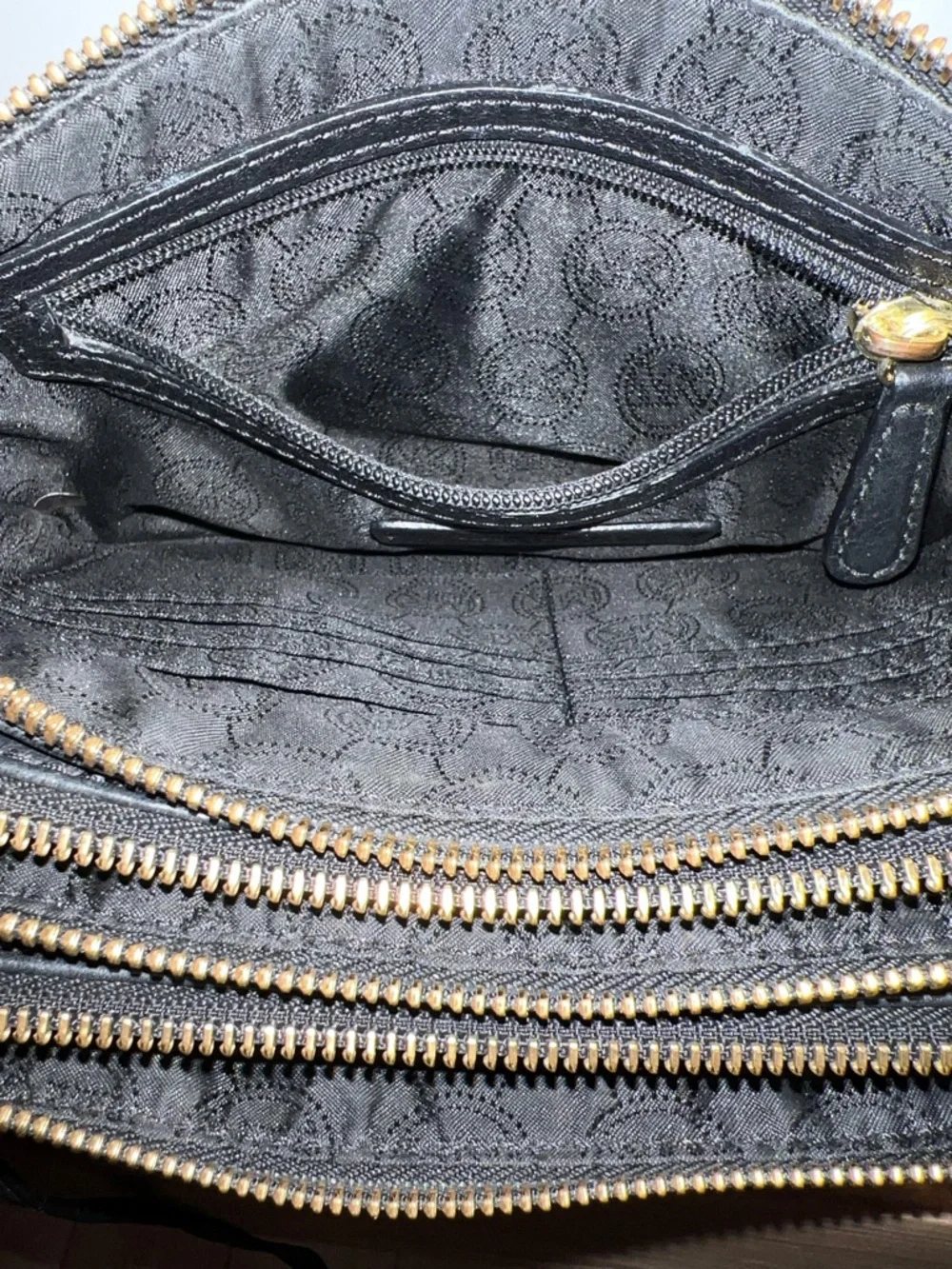 Michael Kors Jet Set Travel Pebbled Black Leather Crossbody Pouch with Gold Logo - Picture 6 of 16